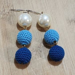 Treska earrings‎